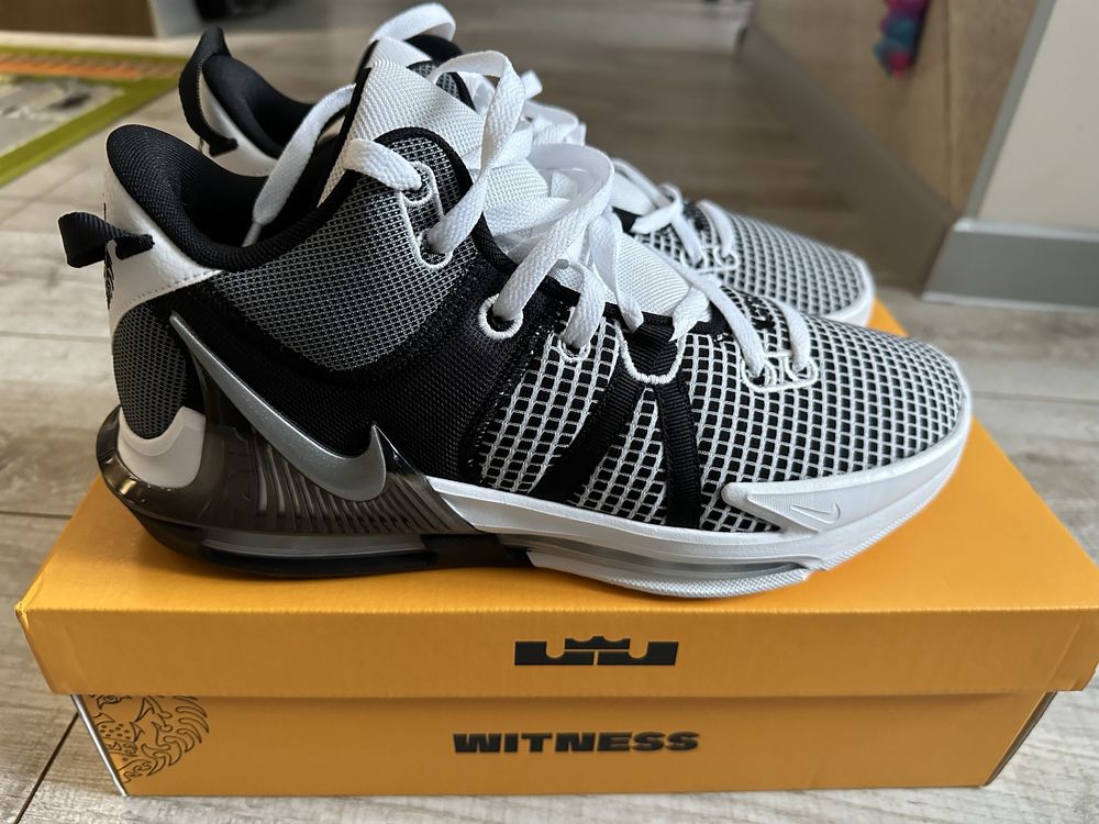 Nike LeBron Witness-7, US 10 чоловічі баскетбольні кросівки Леброн