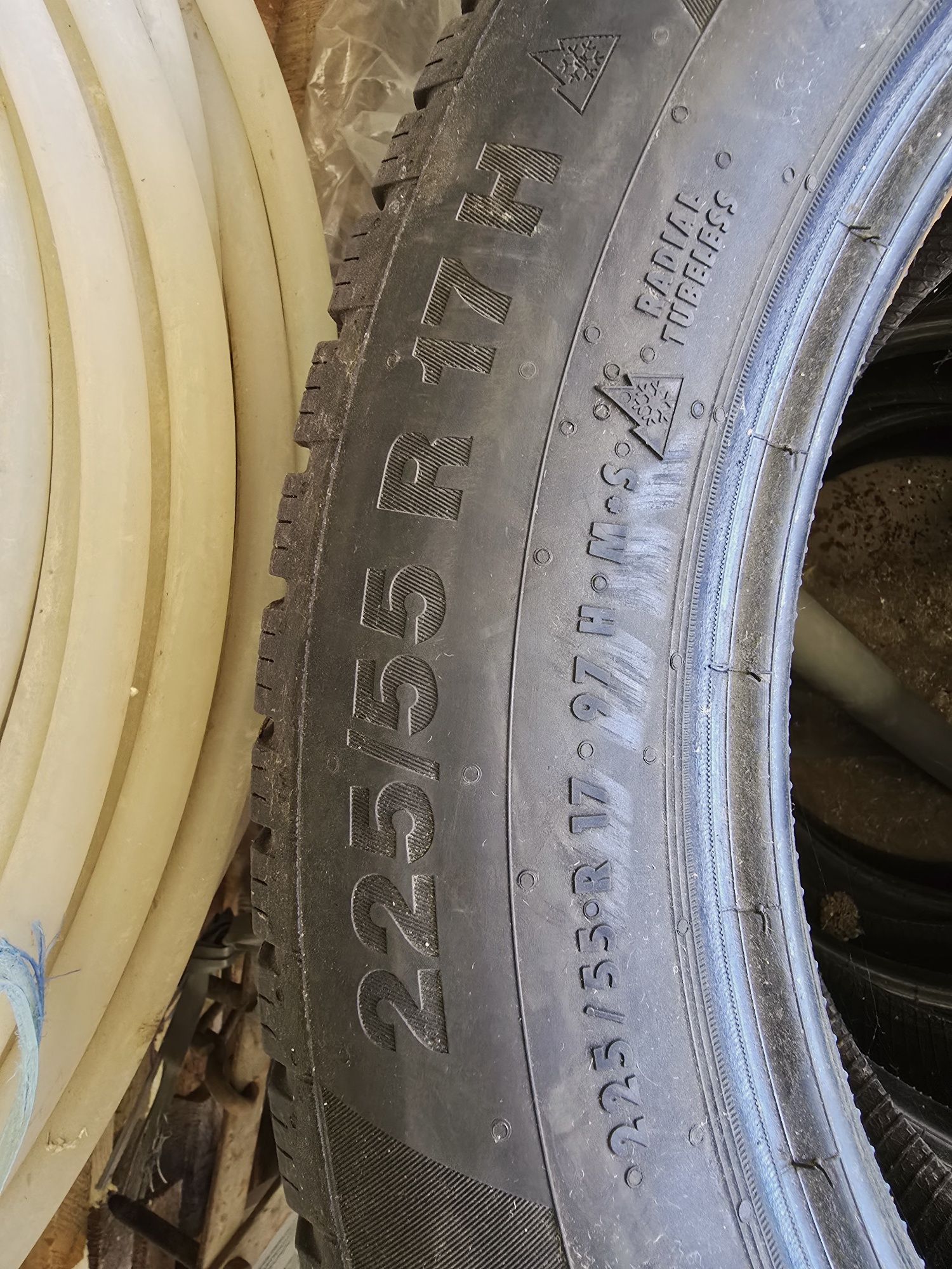 Зимня резина Continental, R17