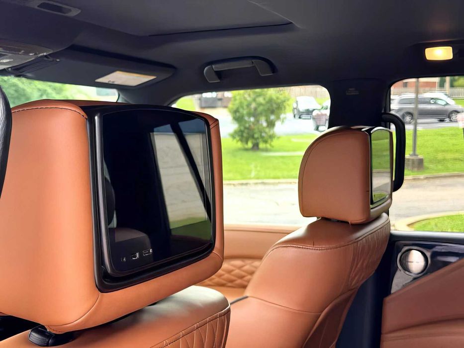 Infiniti QX80      2023