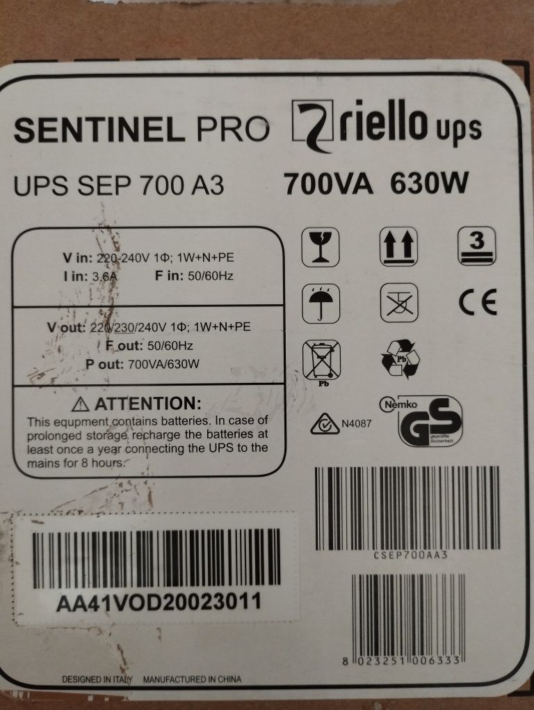 ДБЖ безперервної дії (On-line). УПС. Riello Sentinel Pro 700V