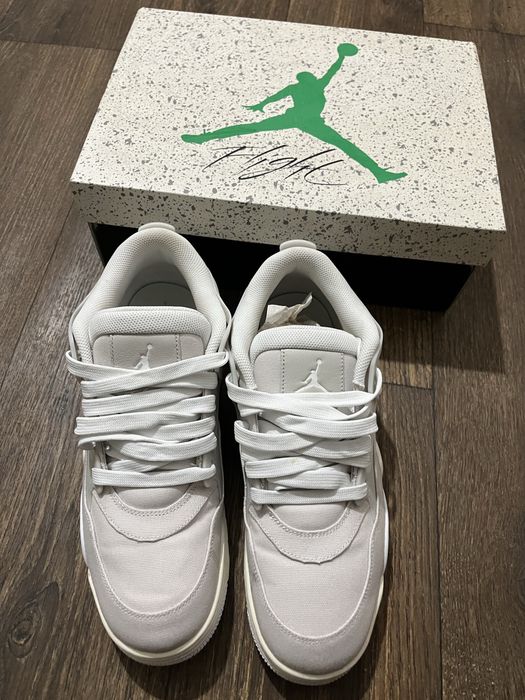 Продам nike air jordan 4RM Новые !