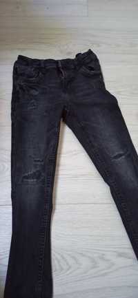 Фірмові джинси чорного кольору на хлопчика 7-8 років