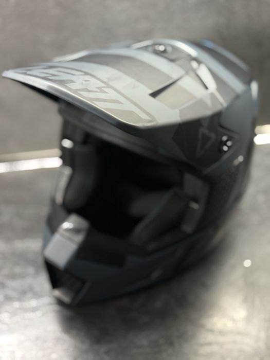 Фірмовий шолом Leatt gpx 3.5