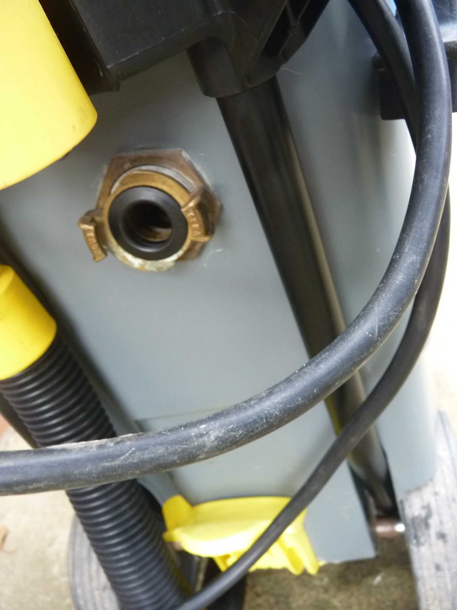 Odkurzacz przemysłowy KARCHER NT 611 Eco K z pompą