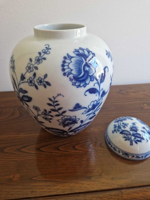 Jarrão Vista Alegre raro – porcelana azul e branco com tampa