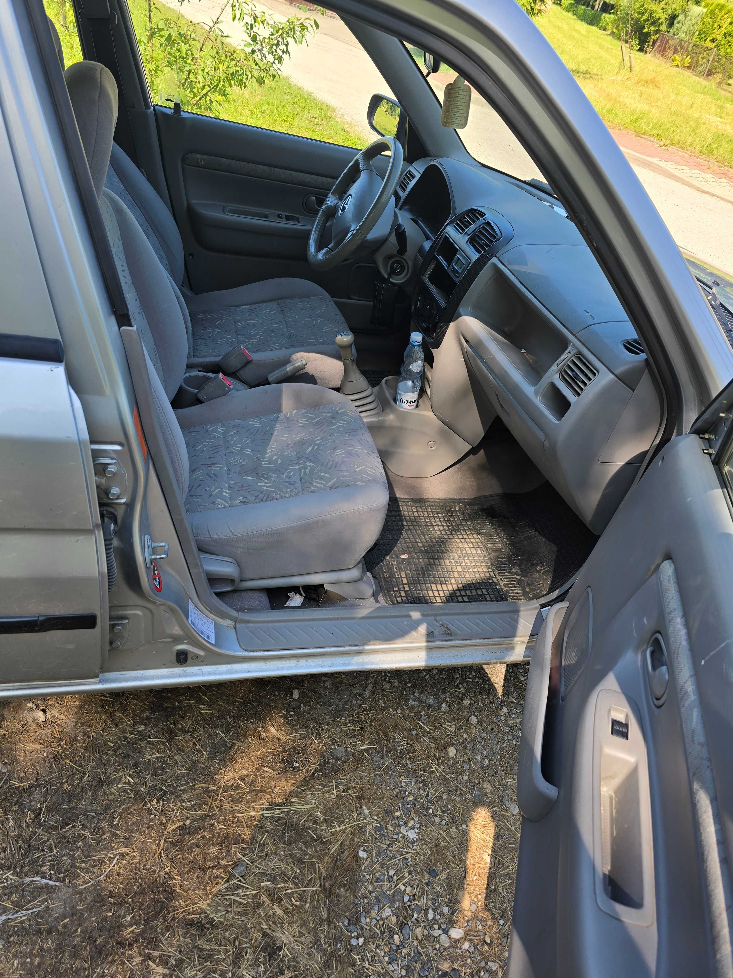 Mazda demio 2002