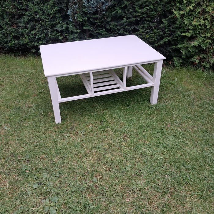 Sprzedam stoliczek z litego drewna 100 x 68 x 48  cm