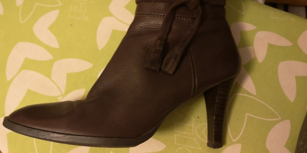 Buty jesienne zimowe kozaki długie 39 brązowe skórzane