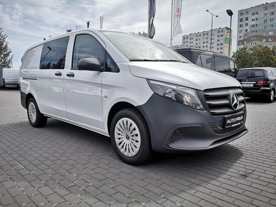 Mercedes-Benz Vito  Vito Mixto Km) Długi 3200Mm Base 6-Osobowy