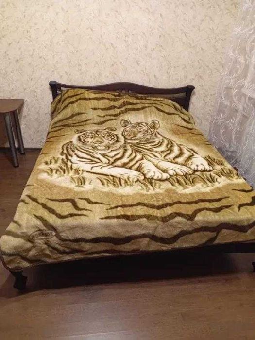 Продам 2 ком кв Центр сталинка