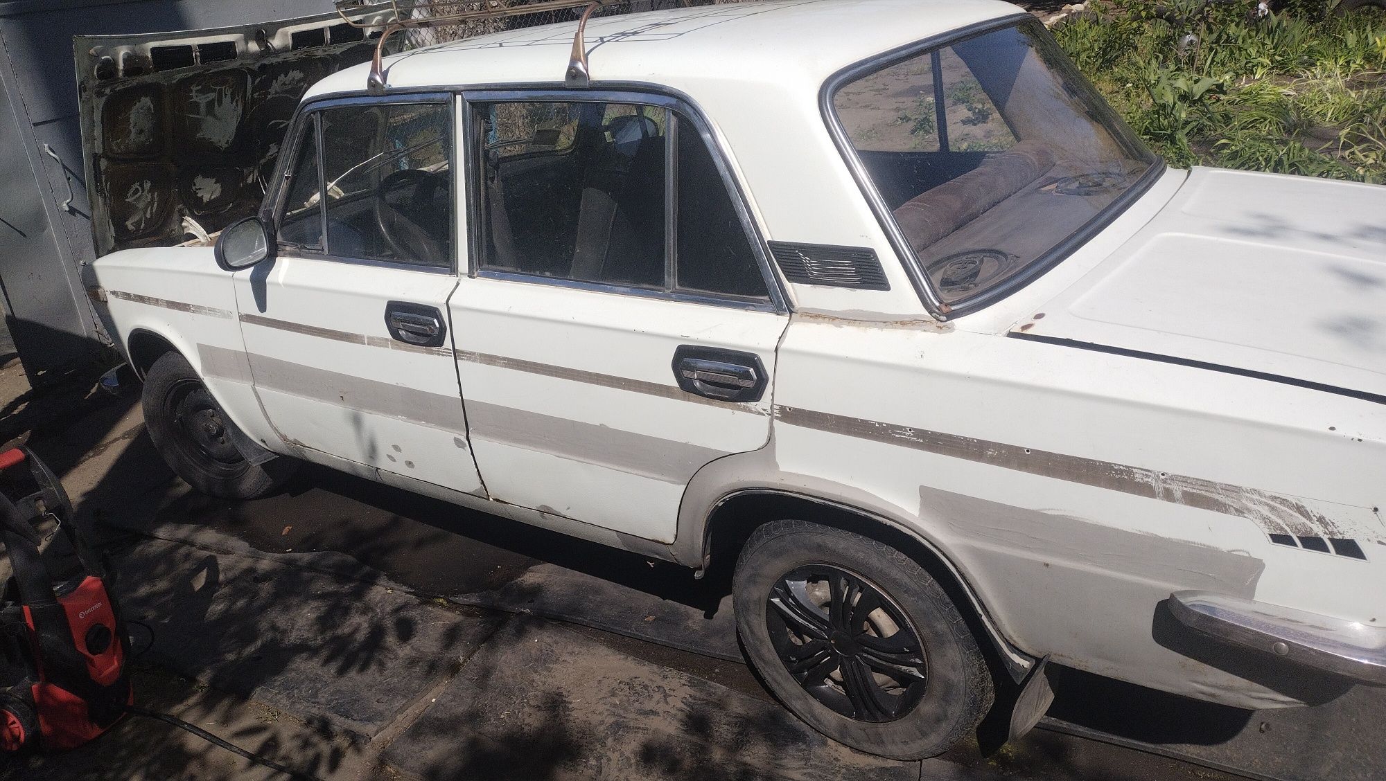 Продам Жигули 2103