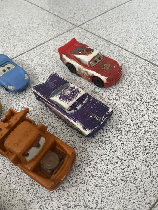 8 Carros da coleção McQuen