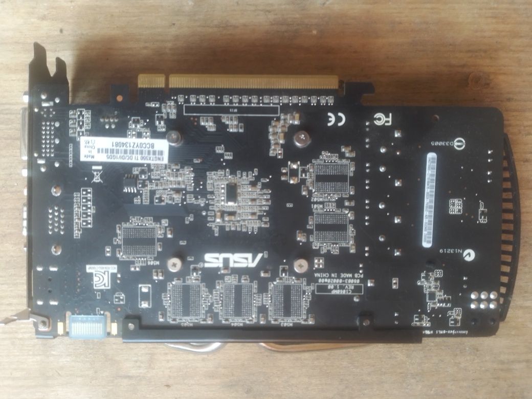 Відеокарта Asus Geforce GTX 550 Ti 1Gb DDR5