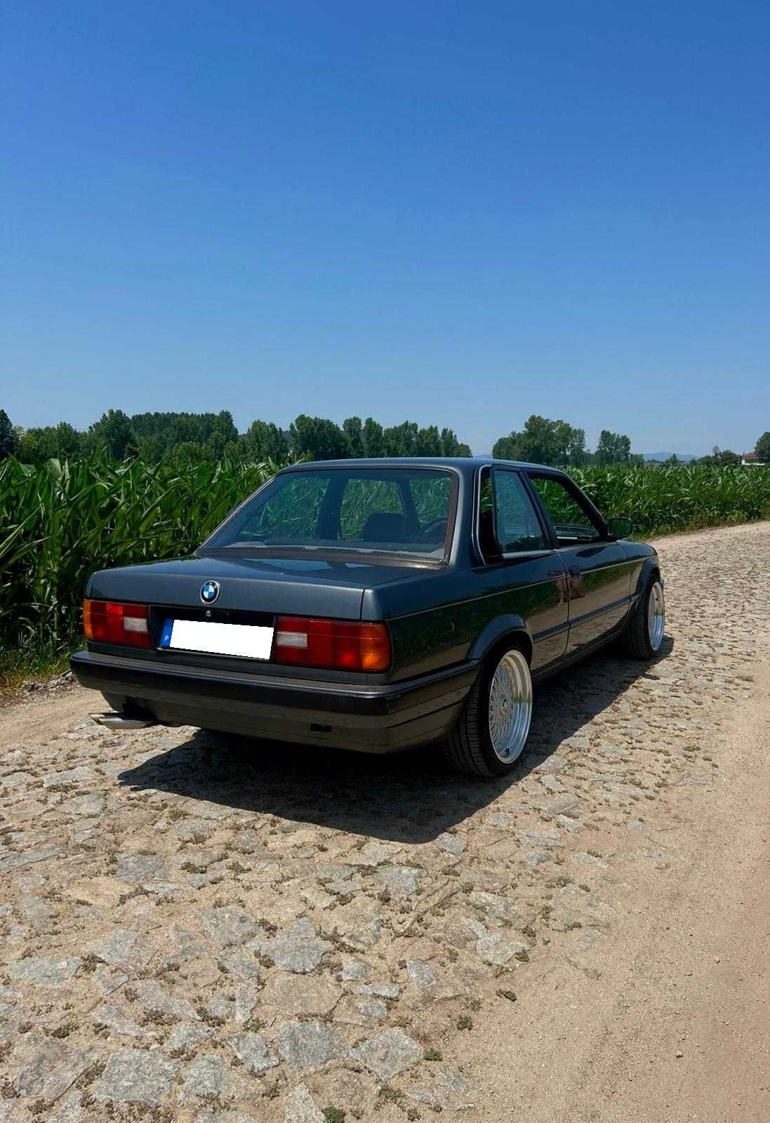 BMW E30 318I coupe