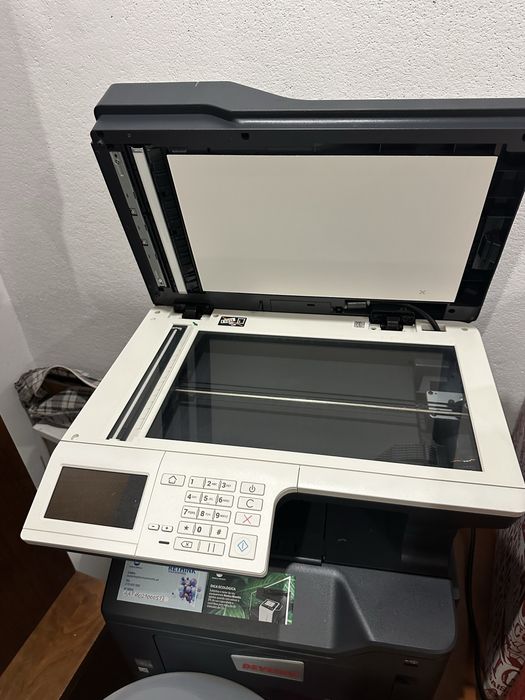 Impressora profissional ineo 4422