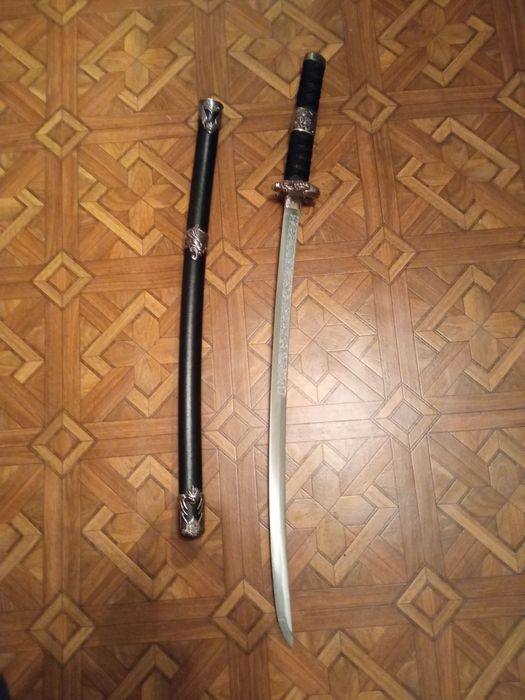 Самурайские мечи катана для колекции и планировки.