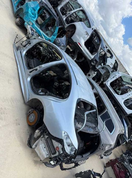 Четверть поріг стійка Mercedes W206 C-Клас порог стойка левая