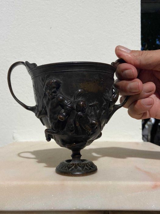 "Kantharus" em bronze autoria Ferdinand Barbedienne