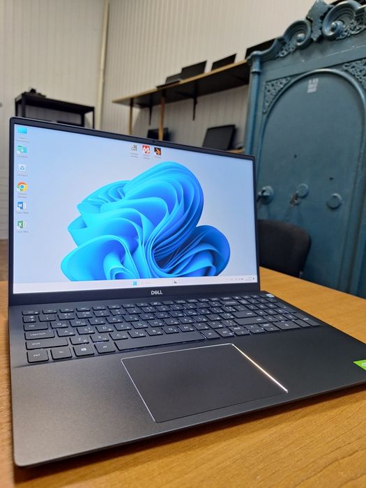 Dell Vostro 15 5502 i7-1165G7 GeForce MX330 2Gb DDR4 16Gb SSD 512Gb