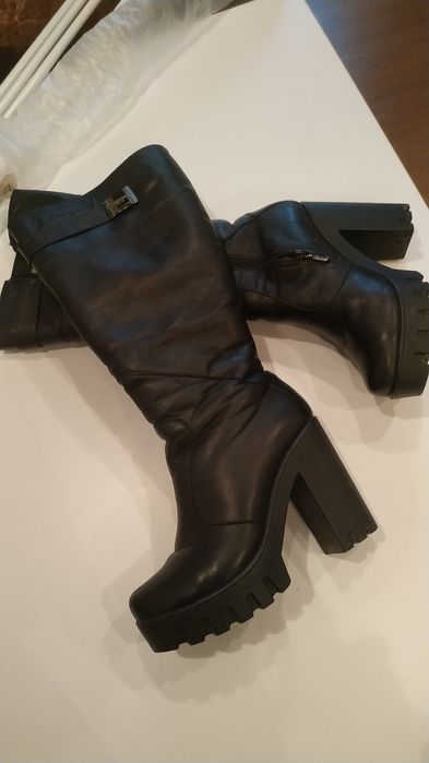 Продам Кожаные сапоги