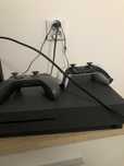XBOX ONE S Edycja Limitowana z jednym kontrolerem