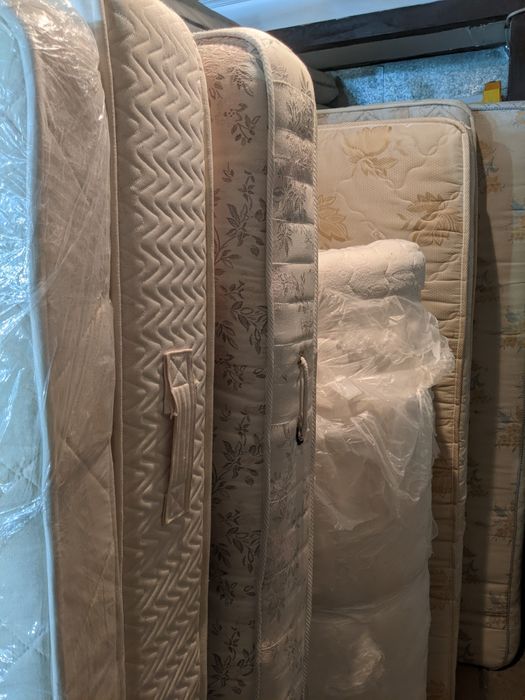 Продам бу матраци