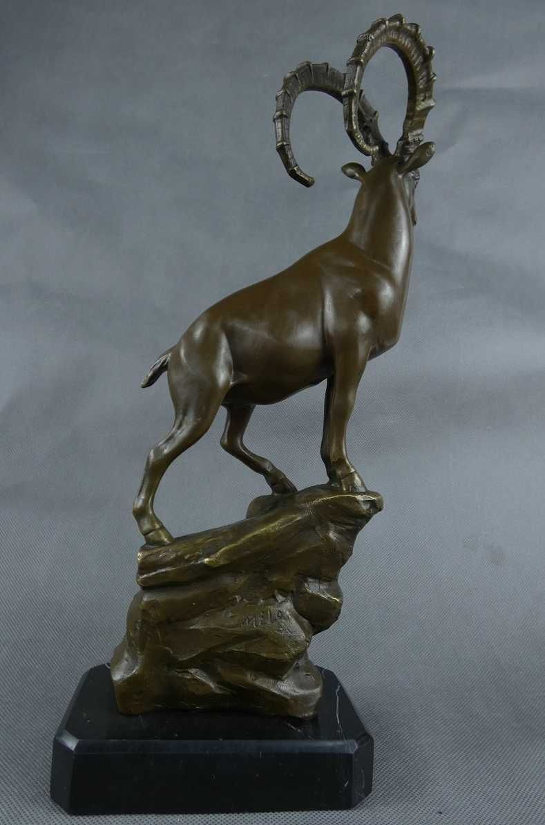 Figura statuetka rzeźba brąz marmur KOZICA sygnowana