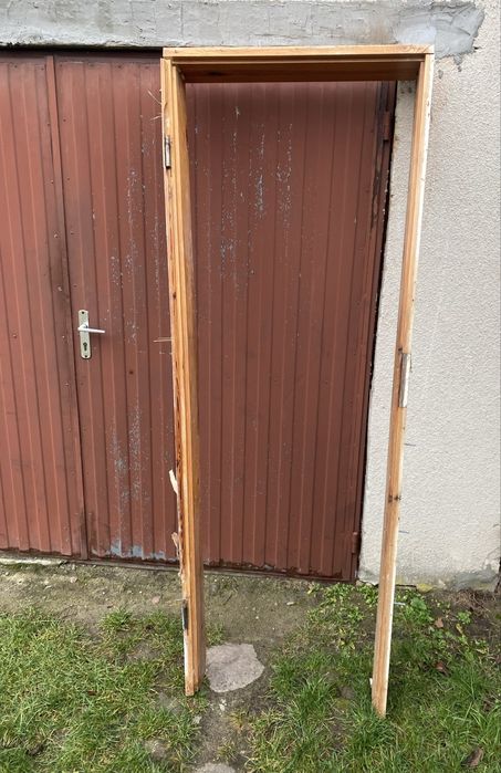 Drzwi drewniane lewe 80 z ościeżnicą