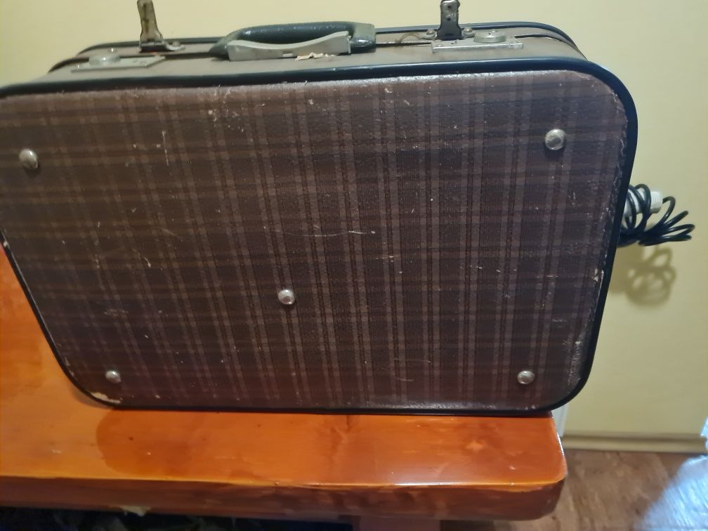 Stara walizka przedwojenna