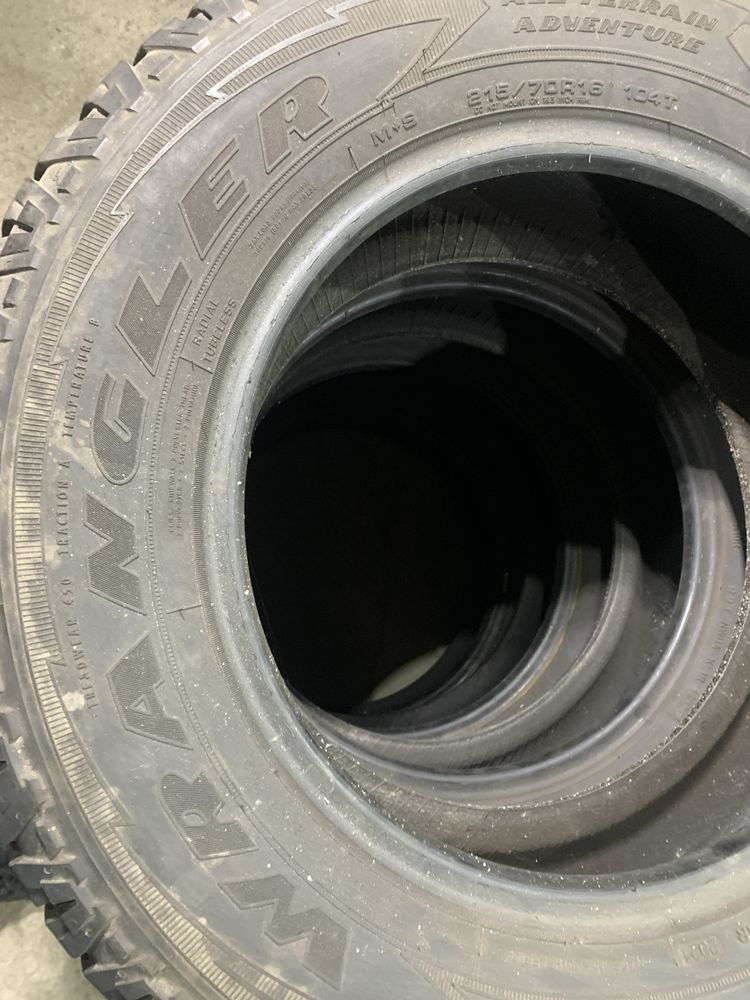 Шины б/у лето 215/70 16 Goodyaer Wrangler