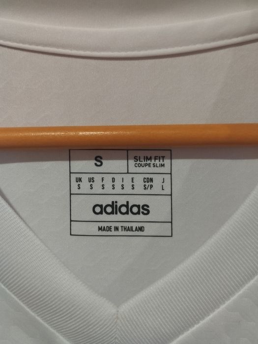 Camisola futebol Real Madrid jogador Mbappé