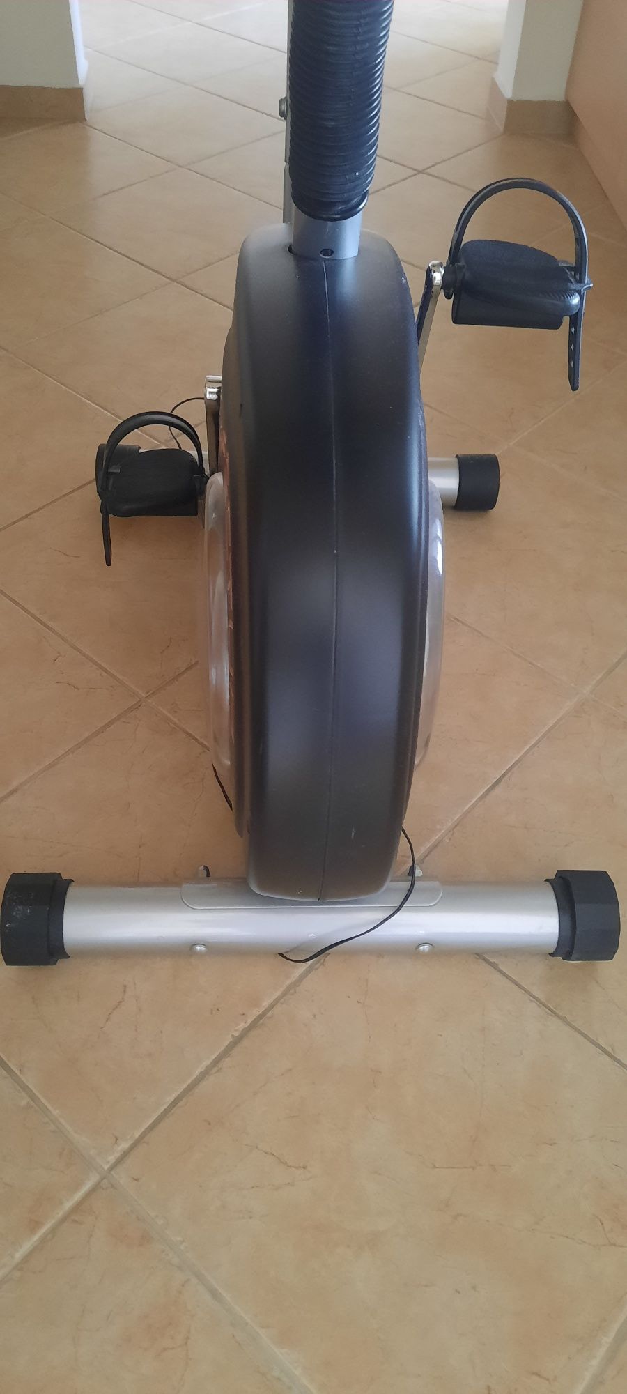 Rower stacjonarny, treningowy Prefektum Eregometer
Hamowanie