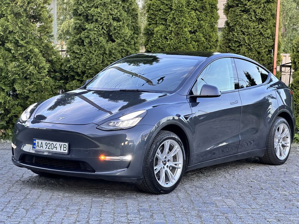 Tesla Model Y Повний прівід батарея 82кіл вожливо обмін!