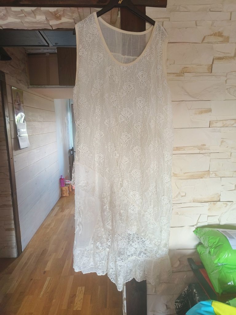 Piękna nowa koronkowa sukienka Boho