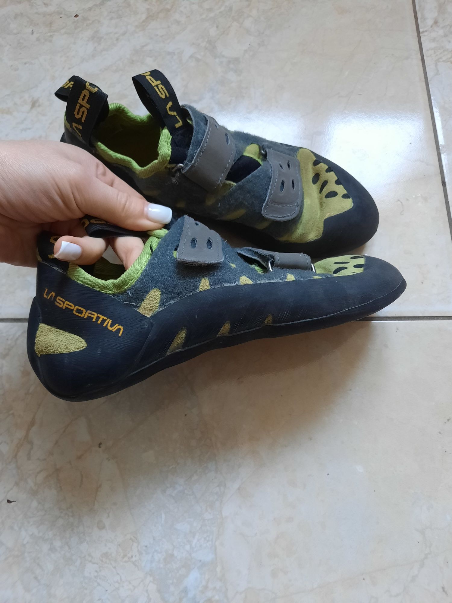 Продам скальники LA SPORTIVA TARANTULA KIWI, размер eur 38.5