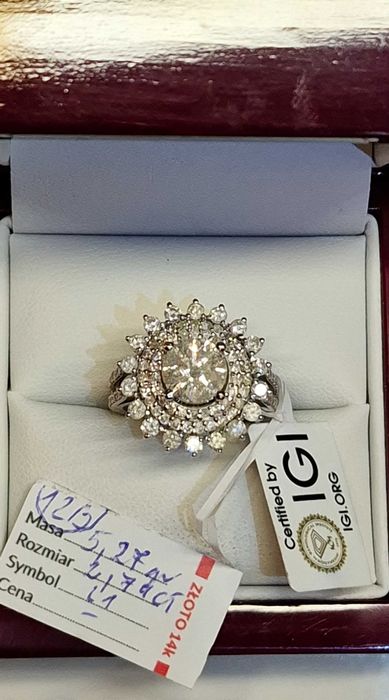 Pierścionek Z Białego Złota 5,27GR Oraz Diamentami Naturalnymi 2,74CT