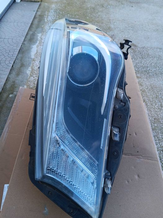 Farol Frontal Mercedes CLA 2015