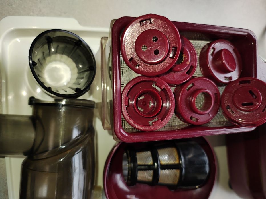 Wyciskarka wolnoobrotowa do soków