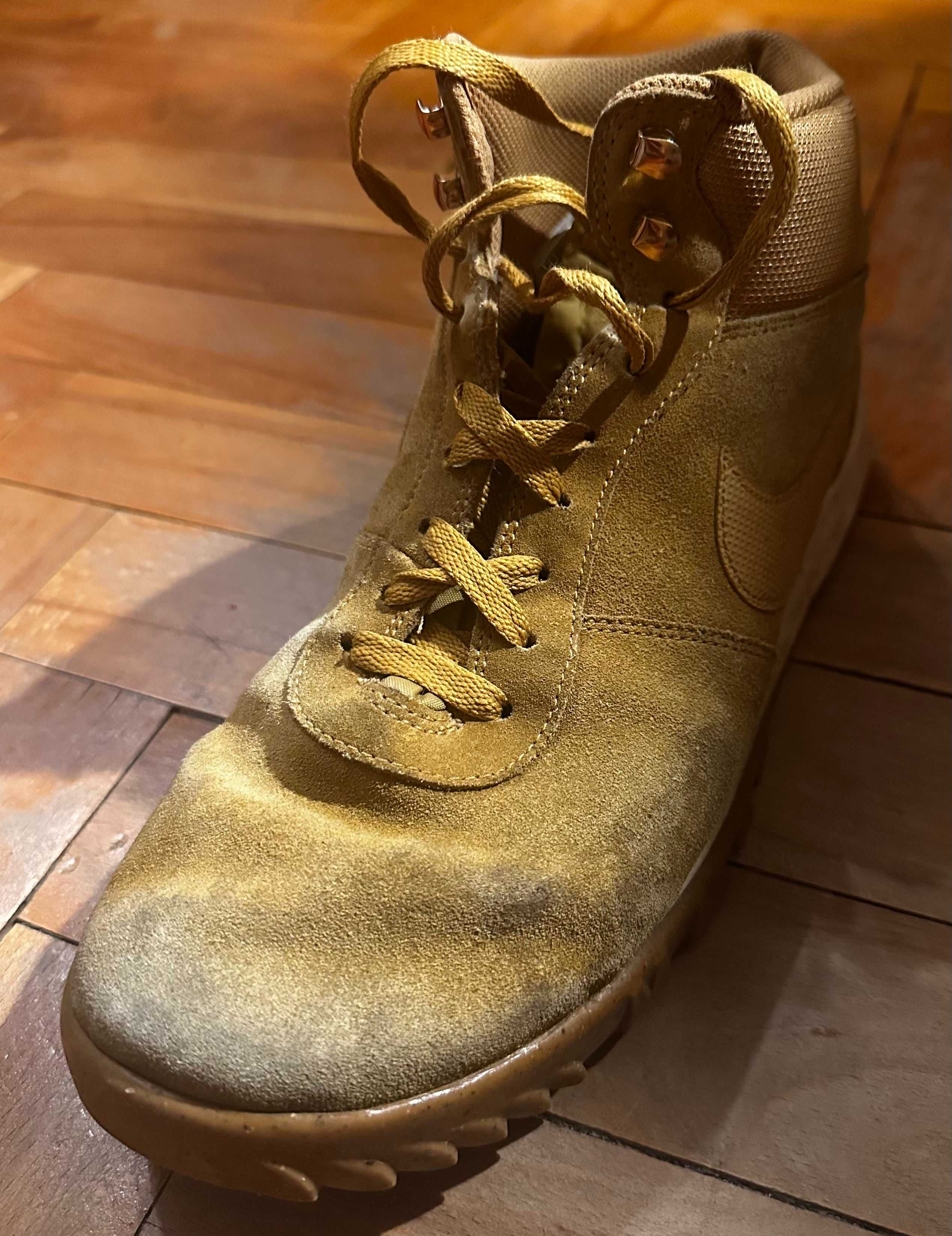 Buty zimowe Nike Hoodland Suede 44.5