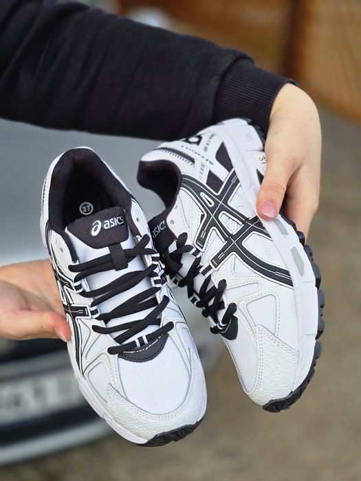 Жіночі зимові термо кросівки Asics gel kahana 8