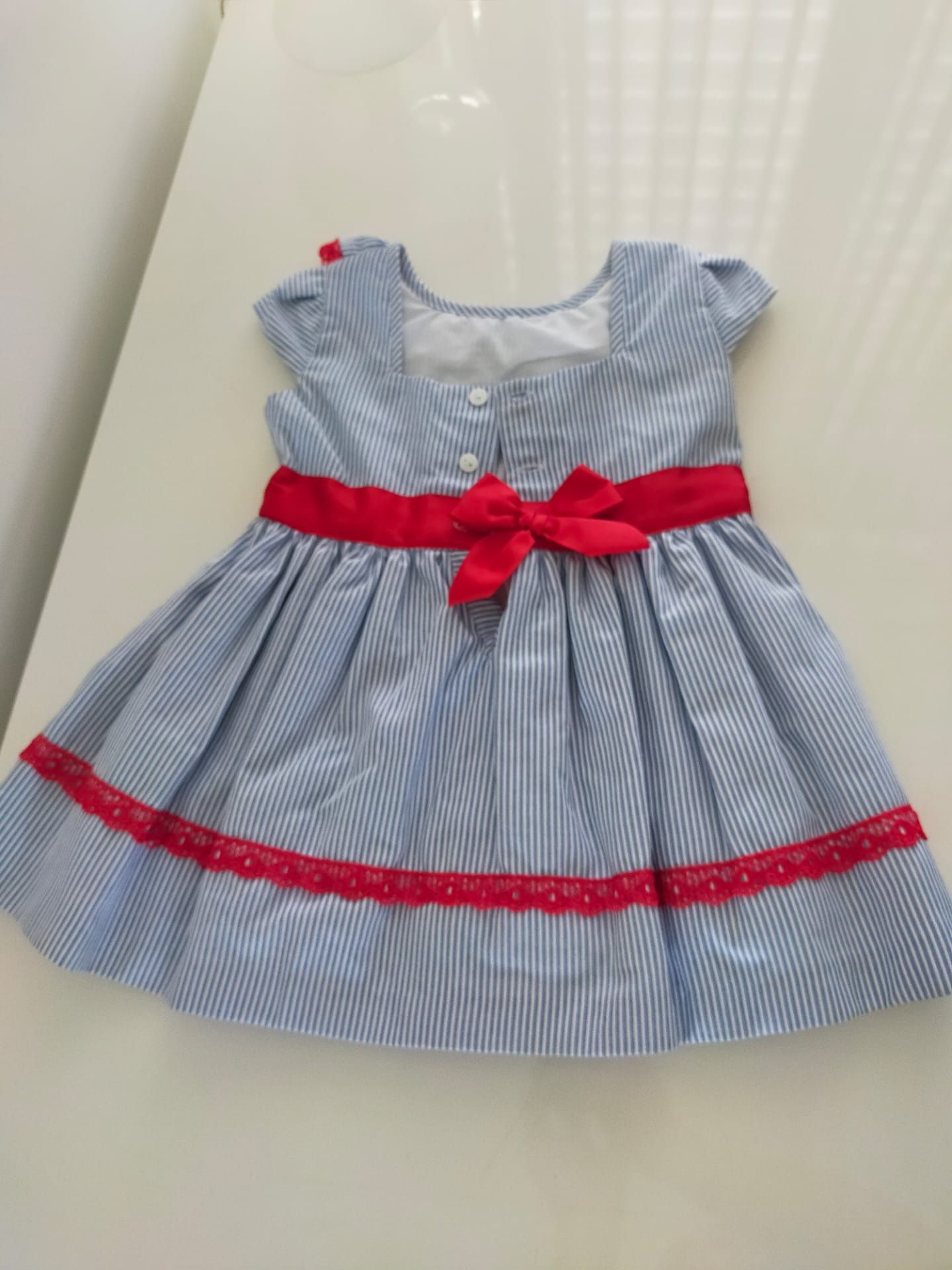 Roupa de menina 3/4 anos