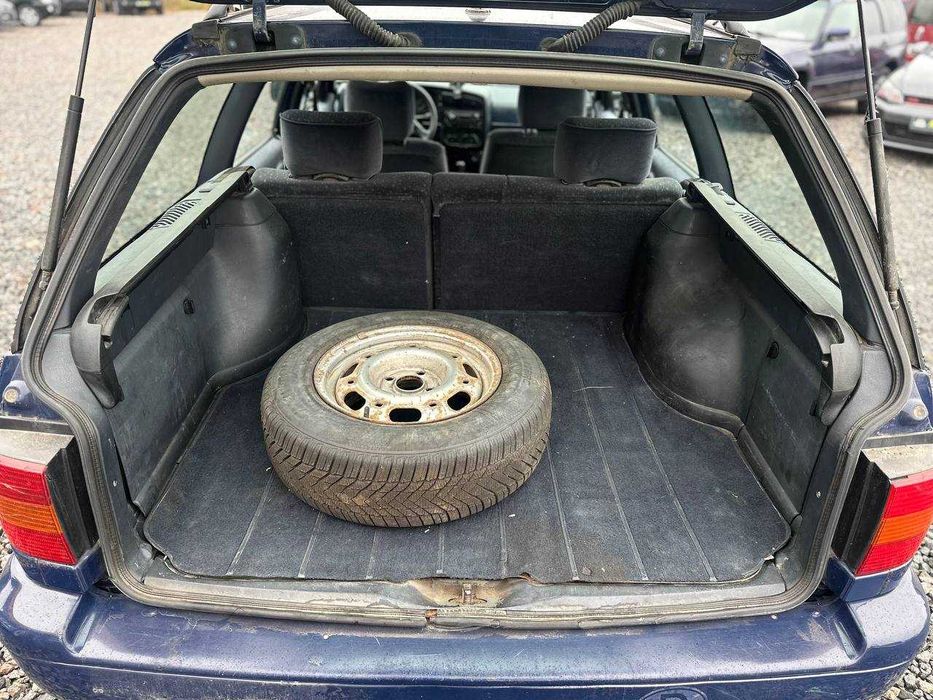 VOLKSWAGEN PASSAT B3 1994 рік 1.8 газ/бензин