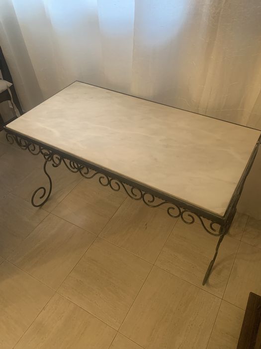 Mesa Centro preta de ferro e mármore