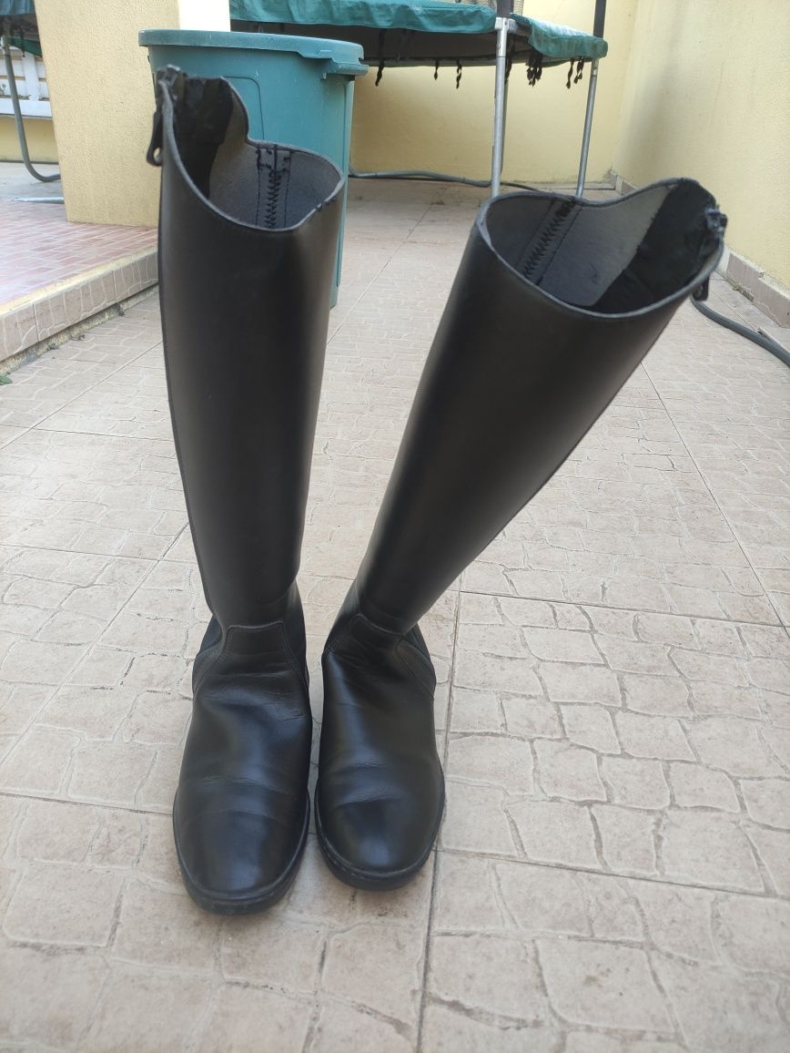 Botas equitação em pele com fecho