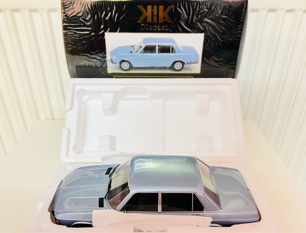 BMW 3.0 E3 KK Scale 1/18 kolor błękitny metallic