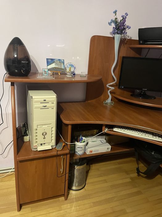 Комп’ютерний стол