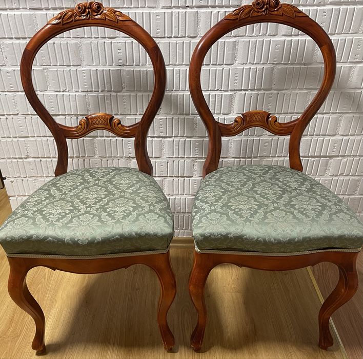 Krzesła w stylu ludwikowskim szałwiowe żakard medaliony
