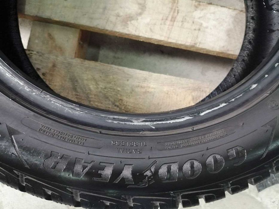 215/55 R17 пара зимових шин Goodyear Ultra Grip Performance