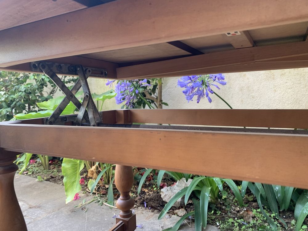 UNICA! Mesa projetada por Ilse Möbel Elevatória e extensivel