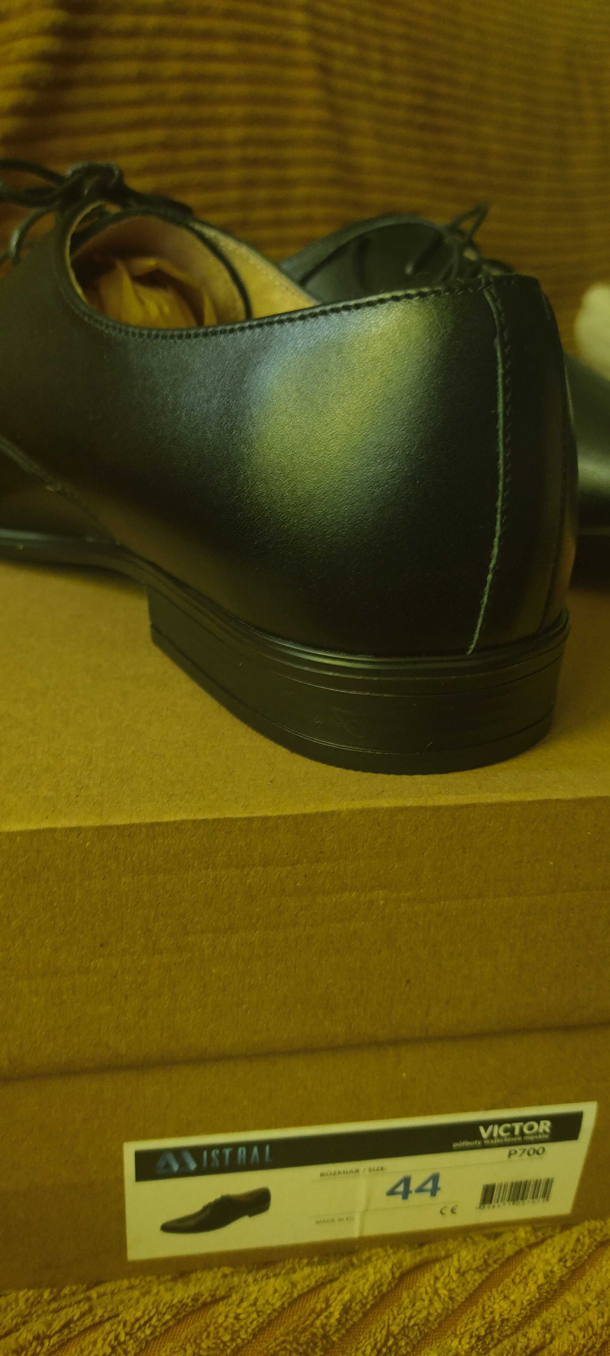 Buty garniturowe Mistral